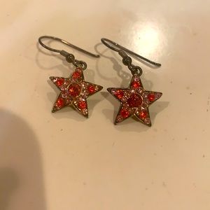 Red star earrings